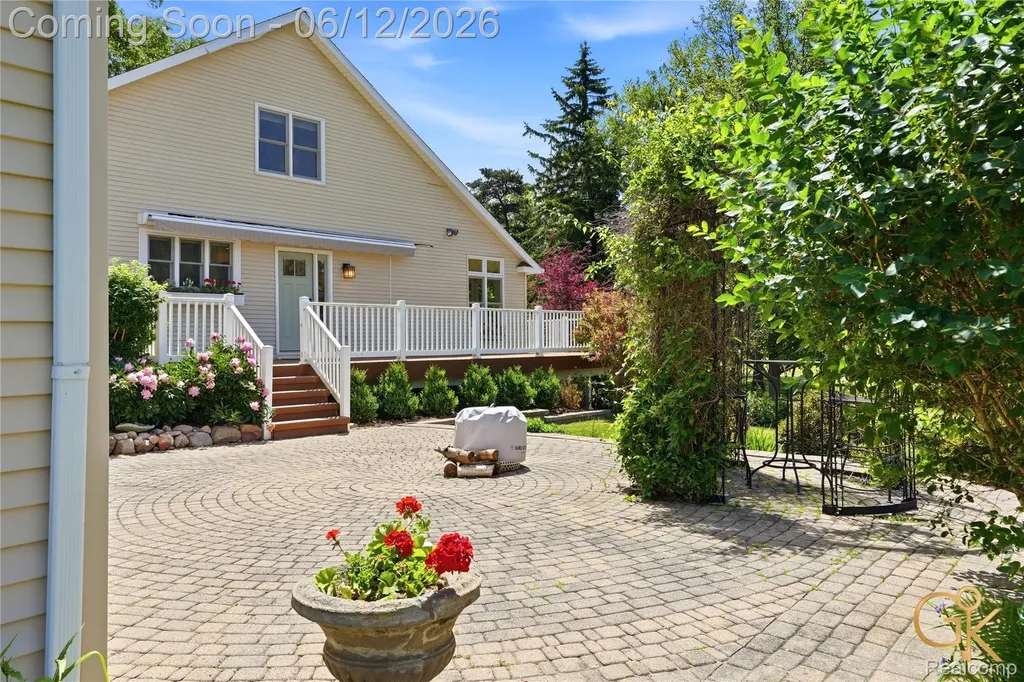 1293 Burns Road Milford Charter Township MI 48381