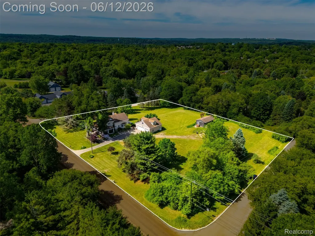 1293 Burns Road Milford Charter Township MI 48381