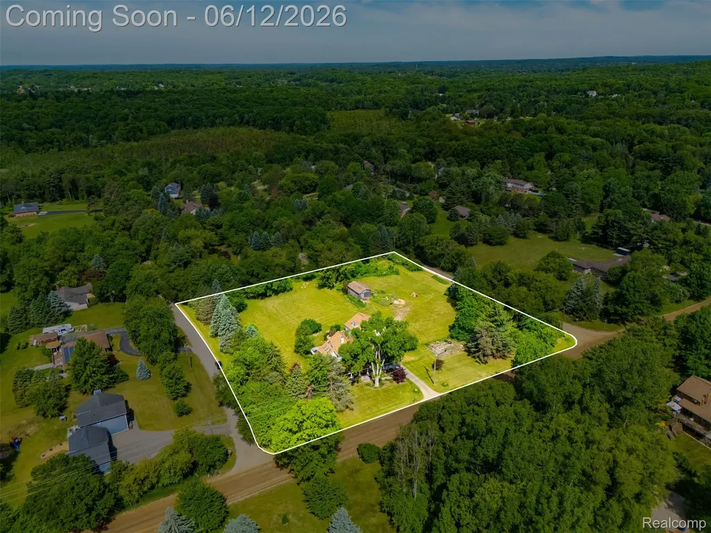 1293 Burns Road Milford Charter Township MI 48381