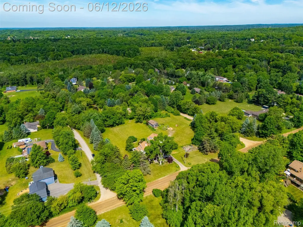 1293 Burns Road Milford Charter Township MI 48381