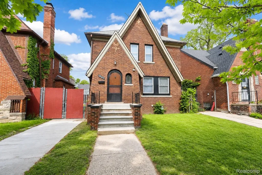 18613 Santa Rosa Drive Detroit City MI 48221