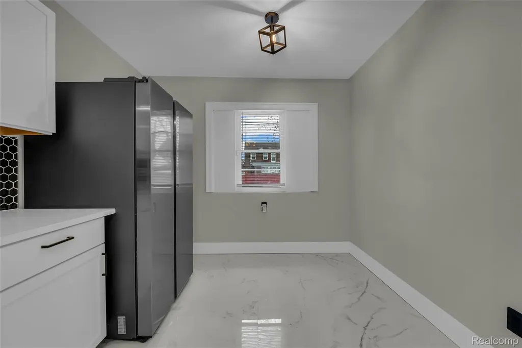 18613 Santa Rosa Drive Detroit City MI 48221