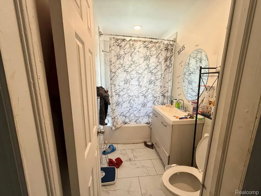 6215 Radnor Street Detroit City MI 48224