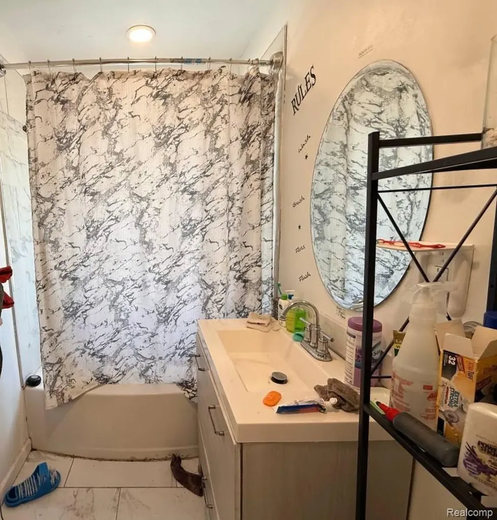 6215 Radnor Street Detroit City MI 48224