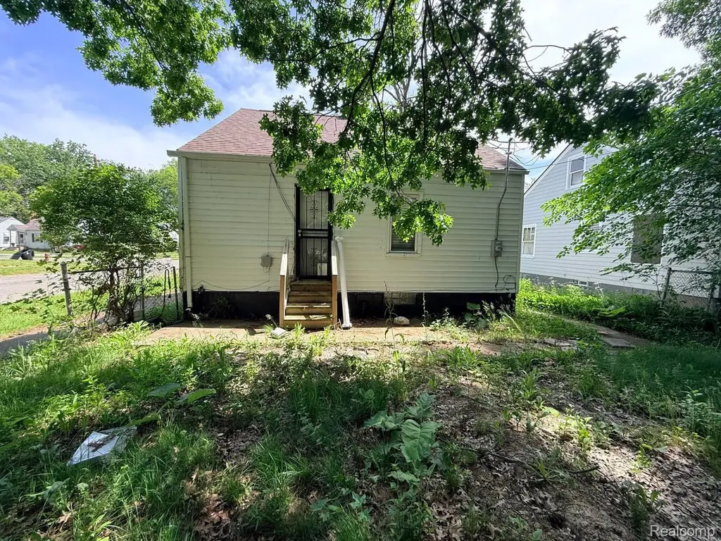 6215 Radnor Street Detroit City MI 48224