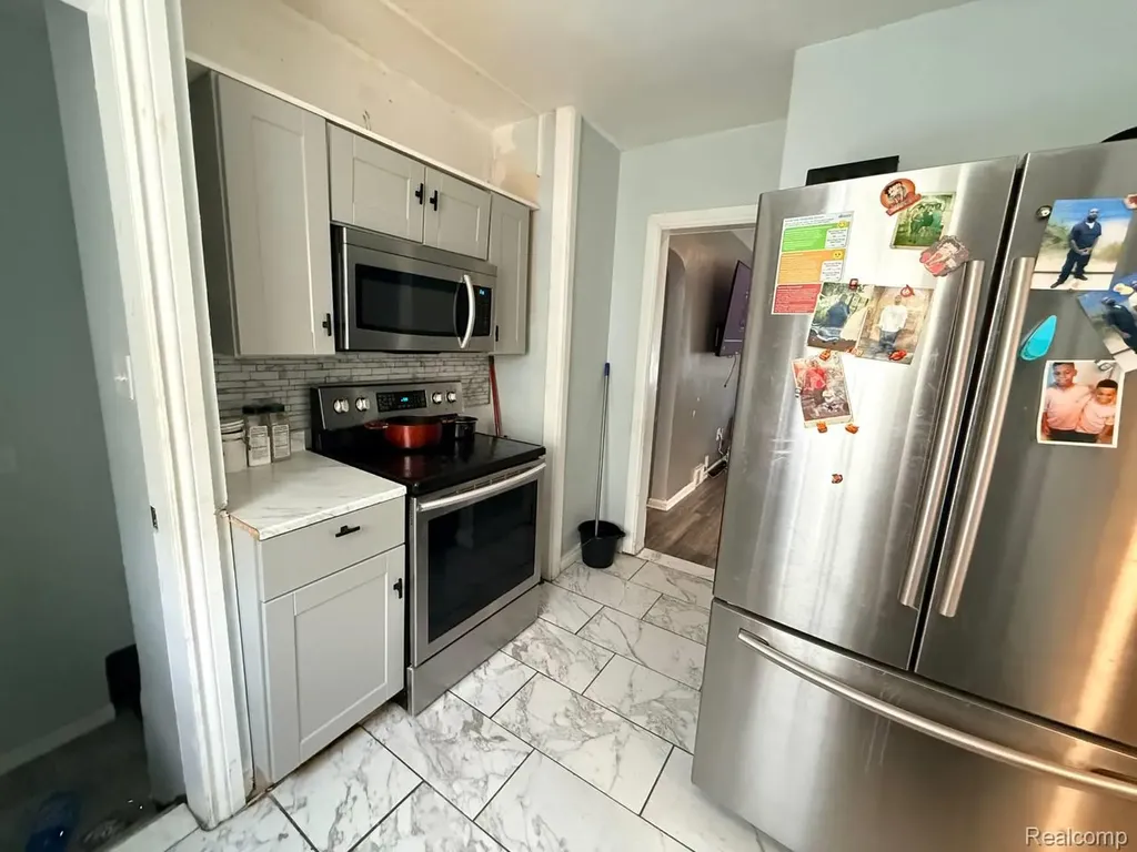 6215 Radnor Street Detroit City MI 48224