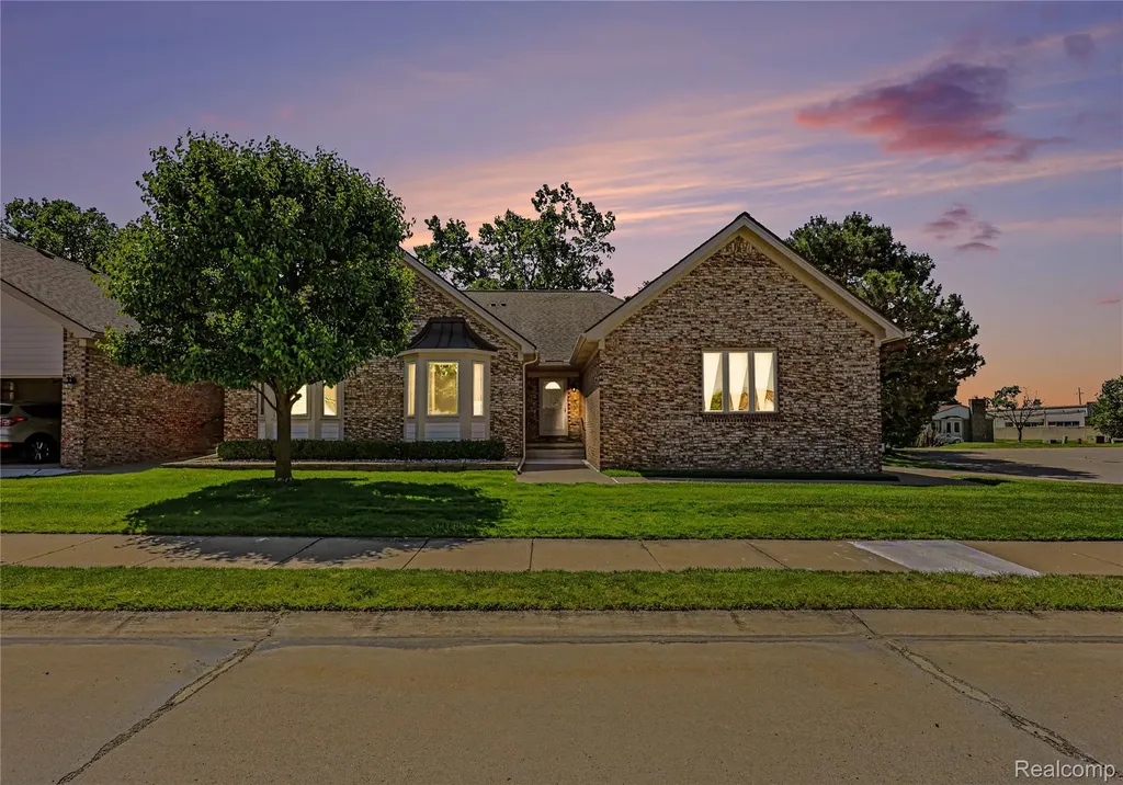 13750 Treeland Drive Shelby Charter Township MI 48315