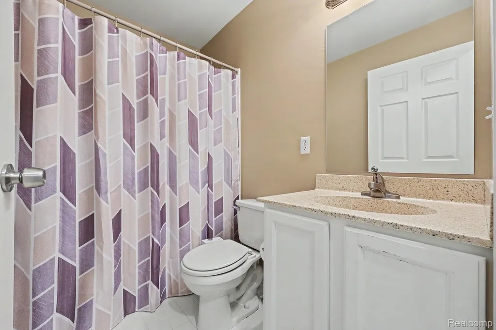 13750 Treeland Drive Shelby Charter Township MI 48315