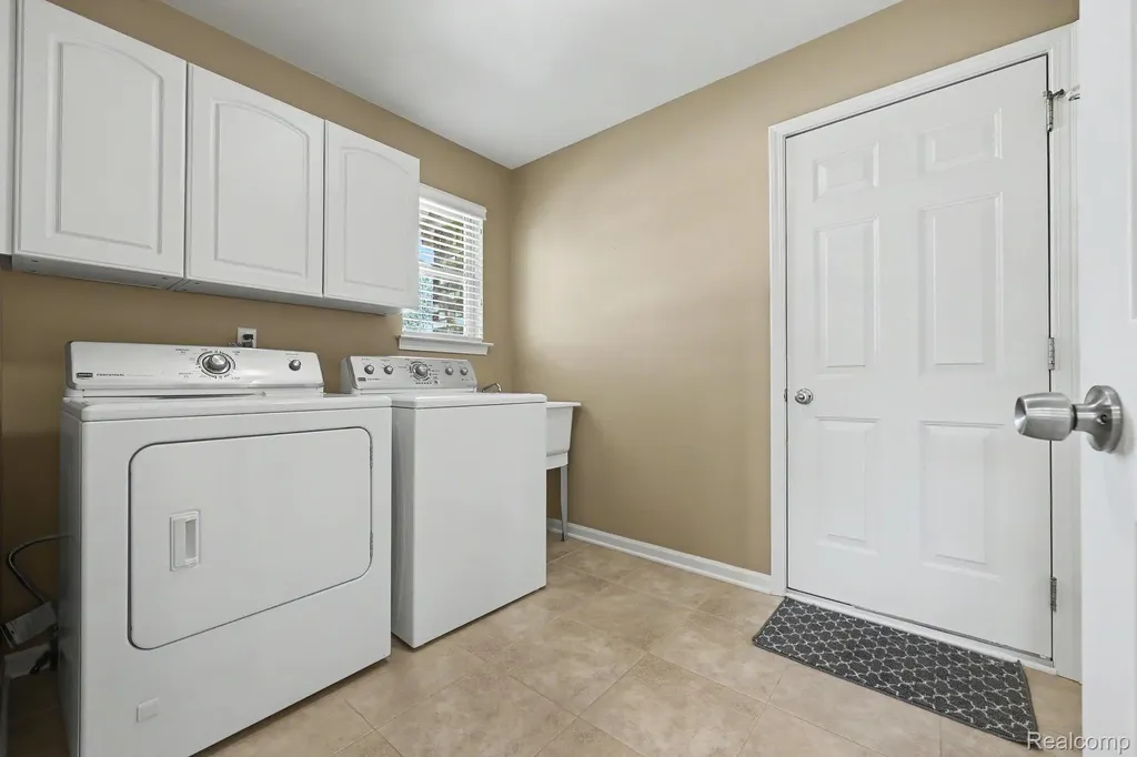 13750 Treeland Drive Shelby Charter Township MI 48315