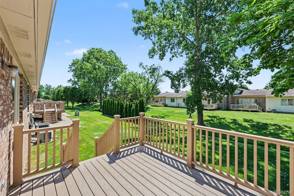 13750 Treeland Drive Shelby Charter Township MI 48315