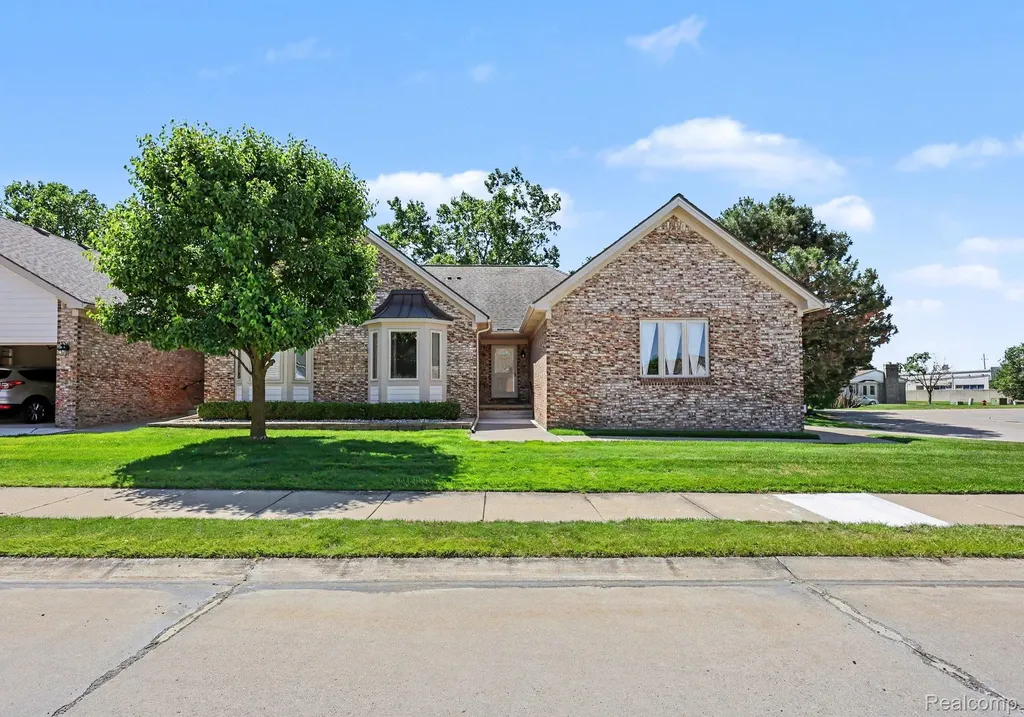 13750 Treeland Drive Shelby Charter Township MI 48315