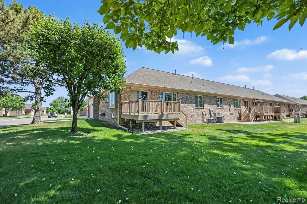 13750 Treeland Drive Shelby Charter Township MI 48315