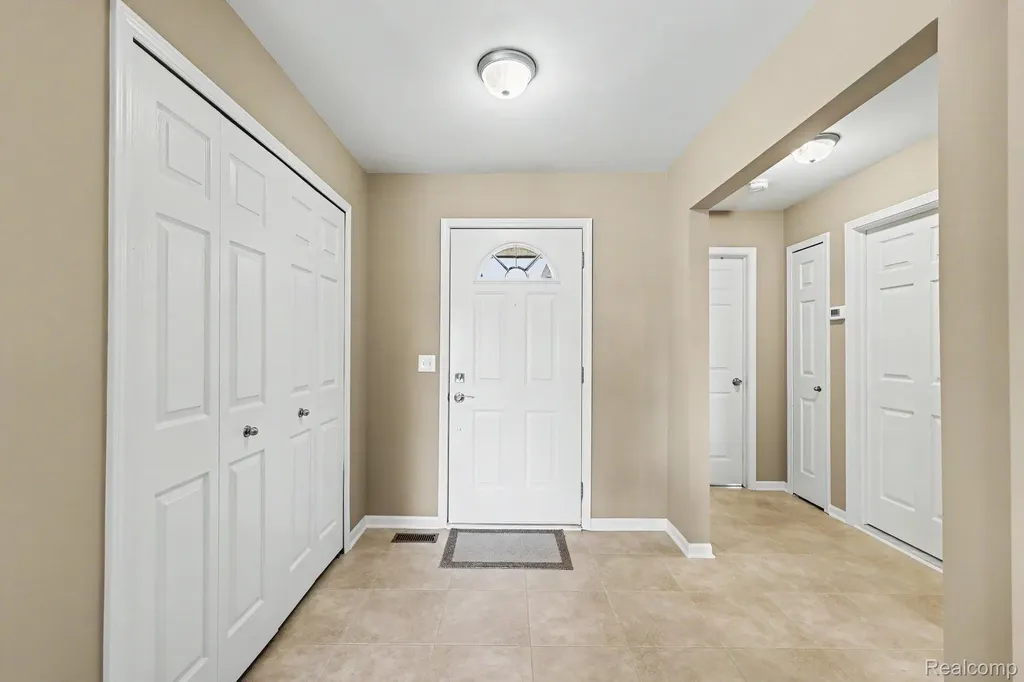 13750 Treeland Drive Shelby Charter Township MI 48315
