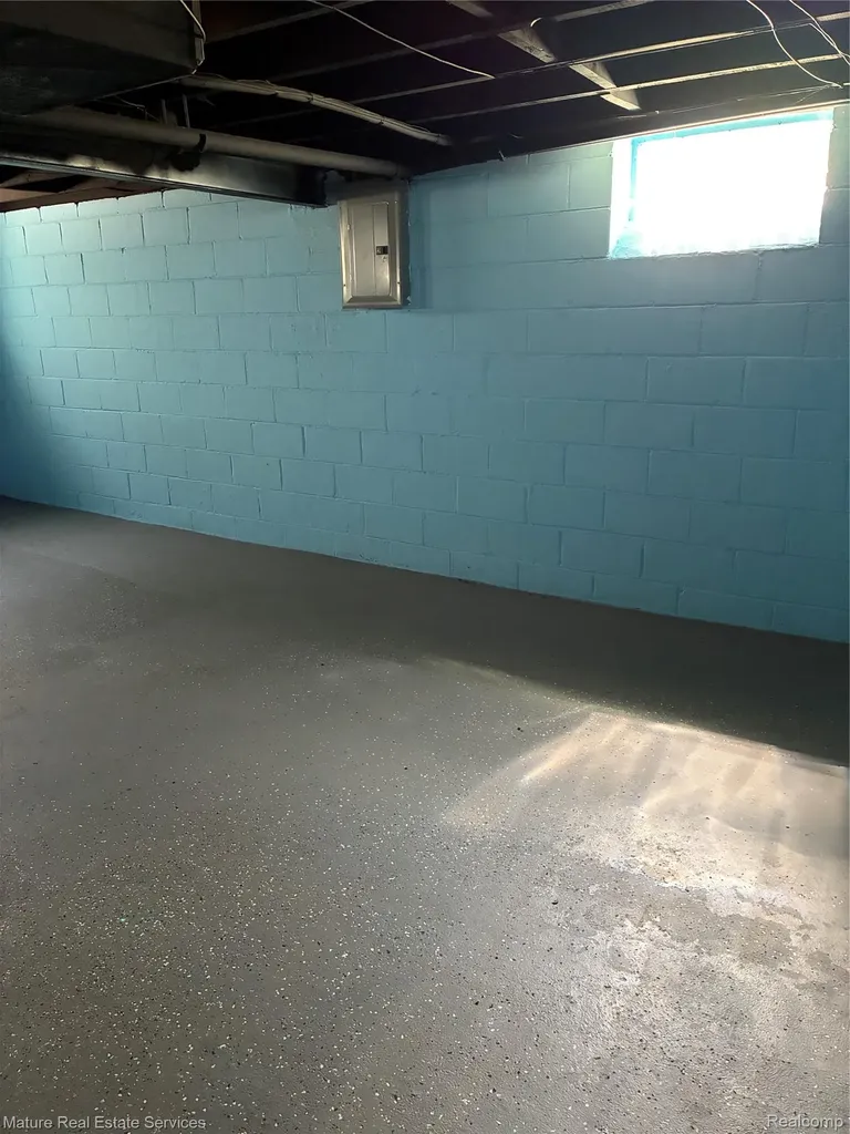 13585 Rockdale Street Detroit City MI 48223