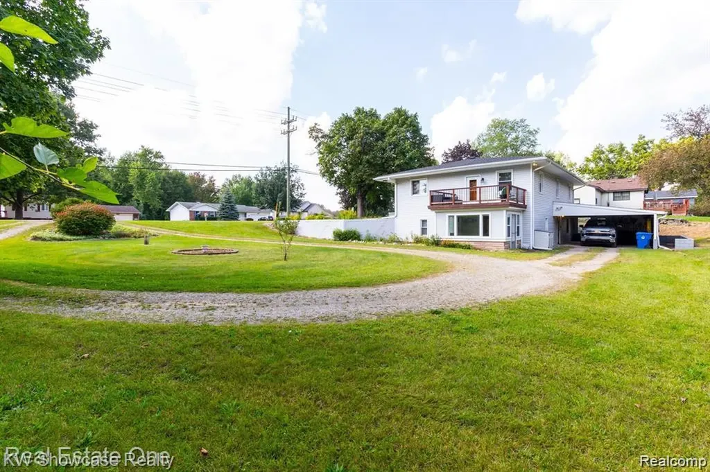331 Lochaven Road Waterford Charter Township MI 48327
