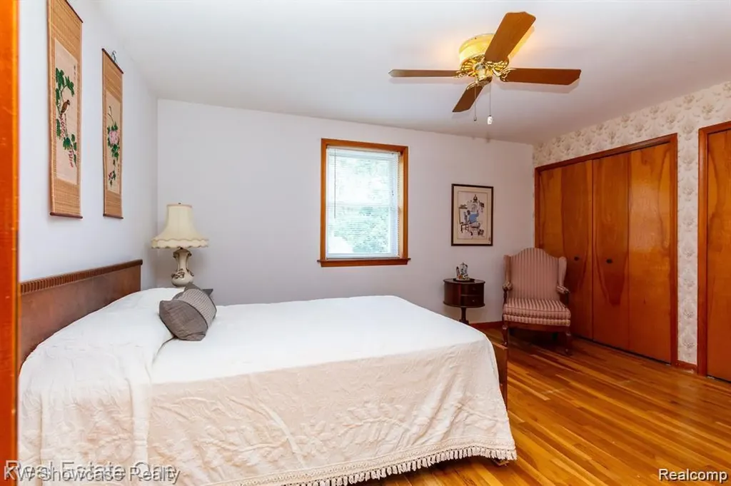 331 Lochaven Road Waterford Charter Township MI 48327