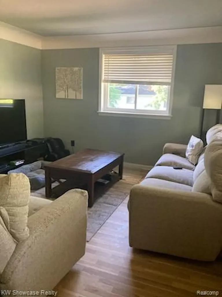 331 Lochaven Road Waterford Charter Township MI 48327
