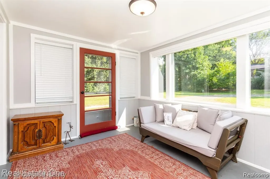 331 Lochaven Road Waterford Charter Township MI 48327