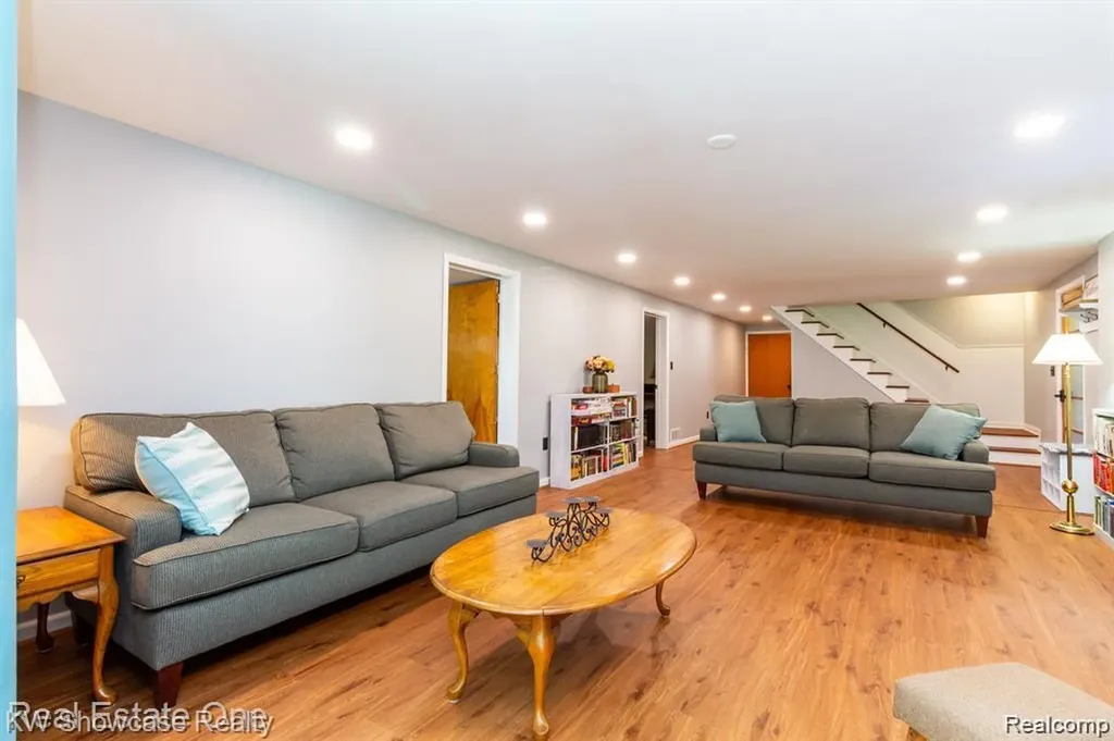 331 Lochaven Road Waterford Charter Township MI 48327