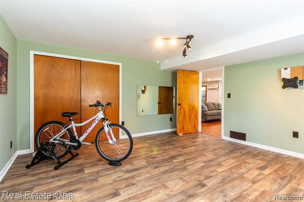 331 Lochaven Road Waterford Charter Township MI 48327