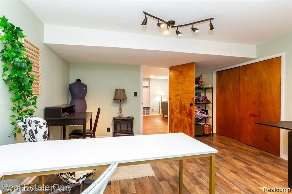 331 Lochaven Road Waterford Charter Township MI 48327