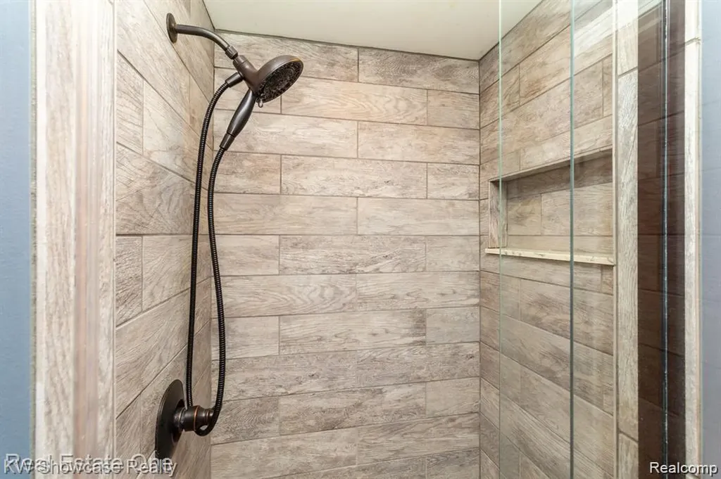 331 Lochaven Road Waterford Charter Township MI 48327