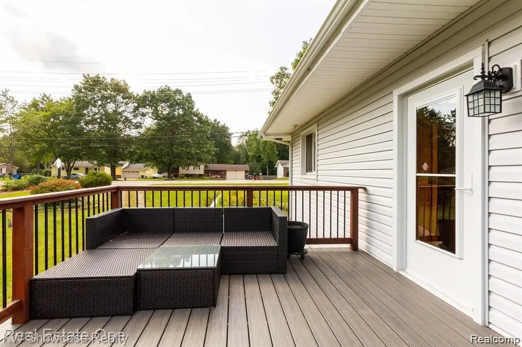 331 Lochaven Road Waterford Charter Township MI 48327