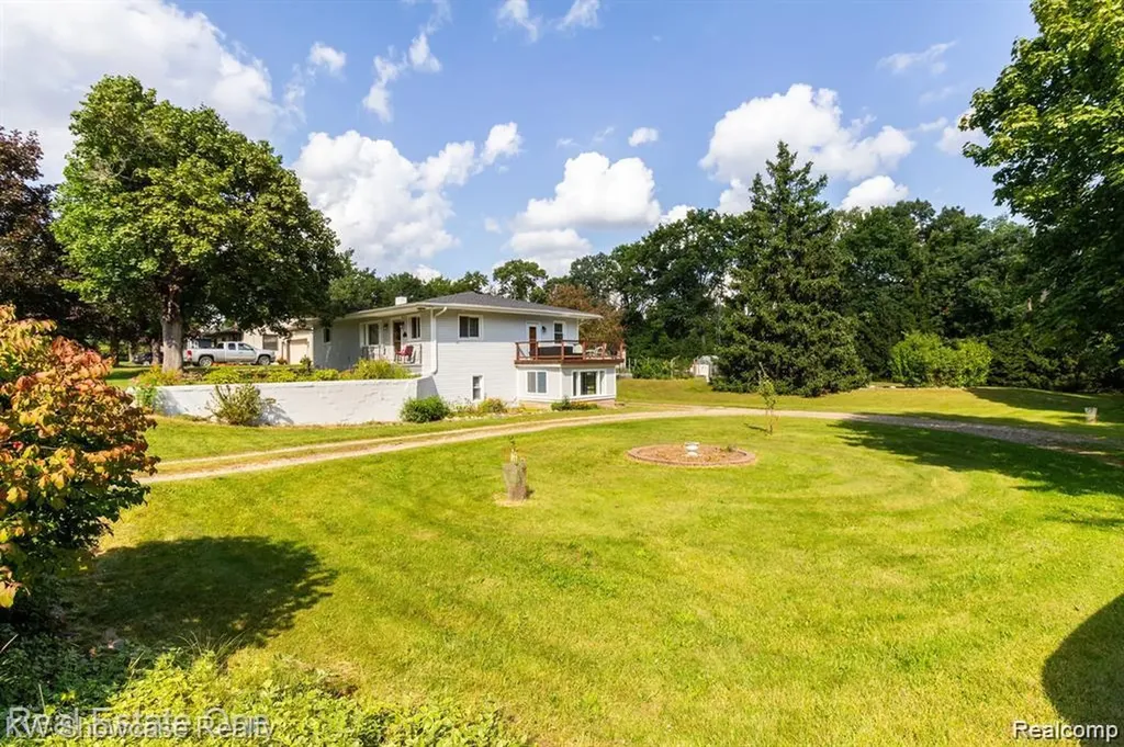 331 Lochaven Road Waterford Charter Township MI 48327
