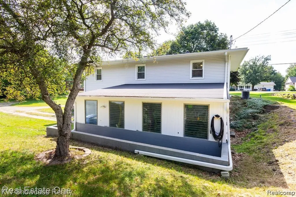 331 Lochaven Road Waterford Charter Township MI 48327