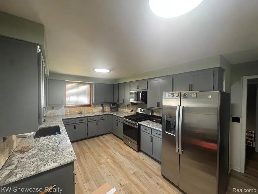 331 Lochaven Road Waterford Charter Township MI 48327