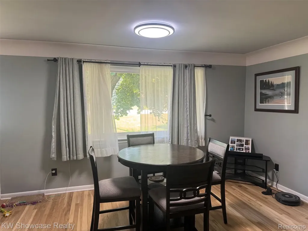 331 Lochaven Road Waterford Charter Township MI 48327