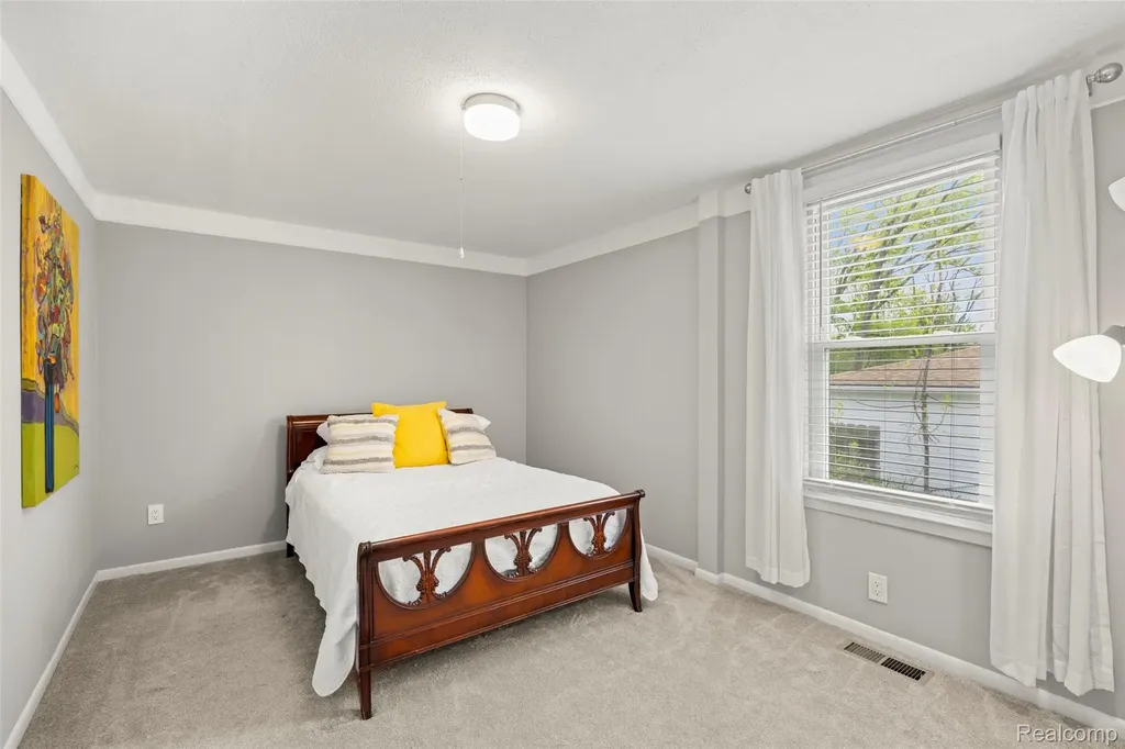 1545 Tanfield Street West Bloomfield Charter Township MI 48324
