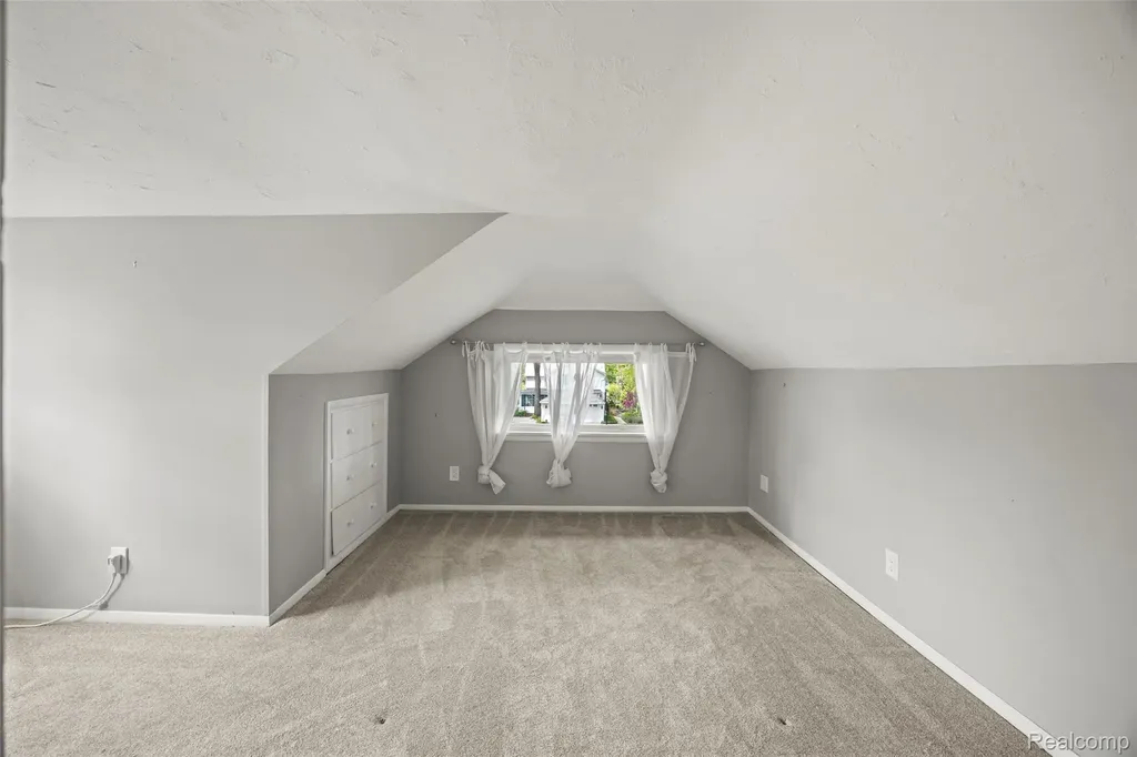 1545 Tanfield Street West Bloomfield Charter Township MI 48324