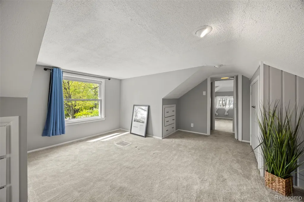 1545 Tanfield Street West Bloomfield Charter Township MI 48324
