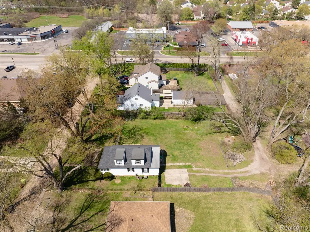1545 Tanfield Street West Bloomfield Charter Township MI 48324