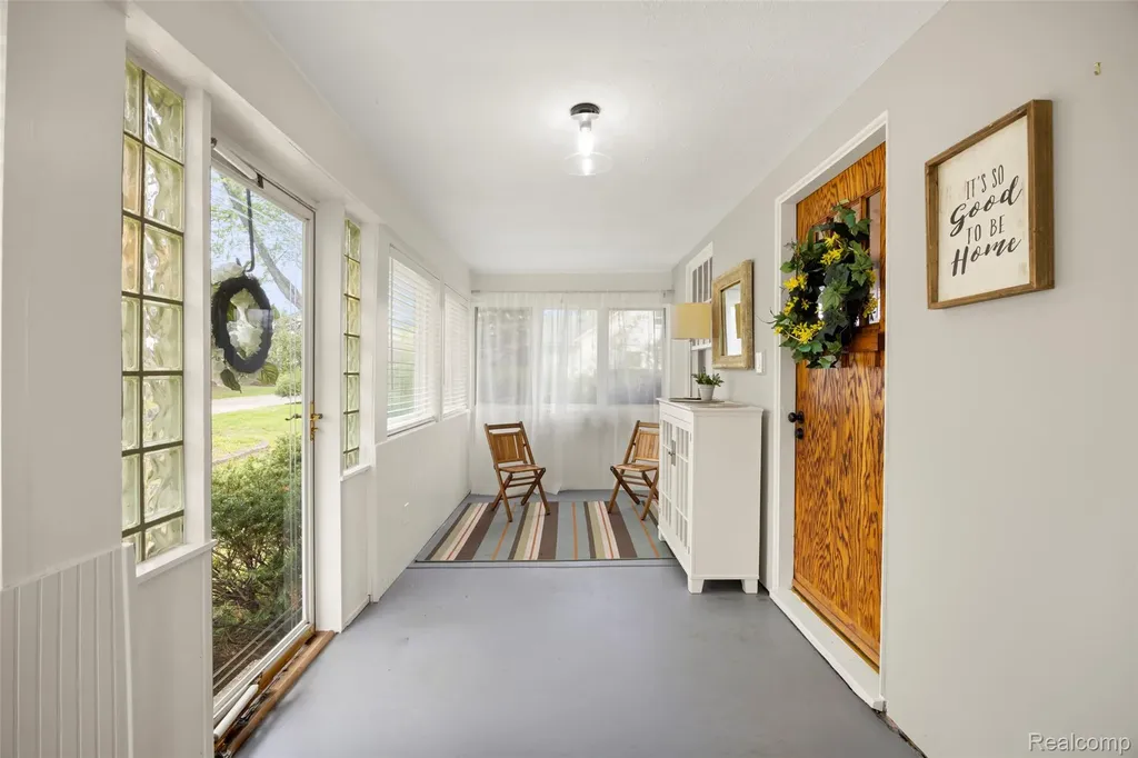 1545 Tanfield Street West Bloomfield Charter Township MI 48324