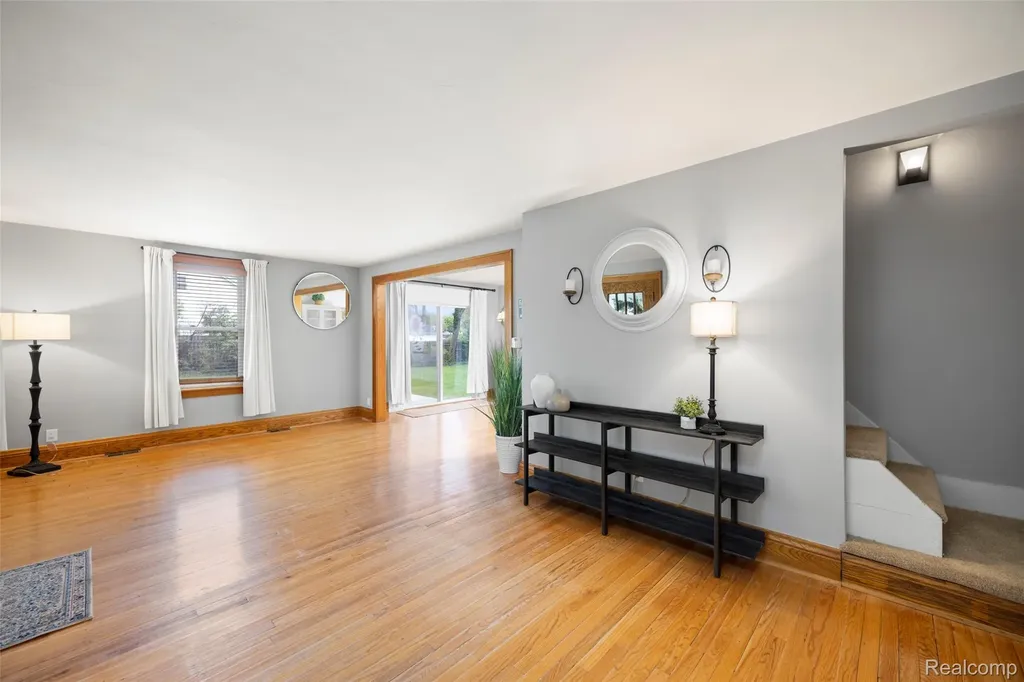 1545 Tanfield Street West Bloomfield Charter Township MI 48324