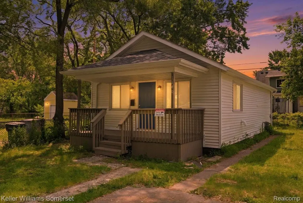 1140 E Elza Avenue Hazel Park City MI 48030