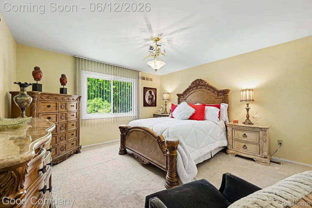 30049 Mayfair Drive Farmington Hills City MI 48331