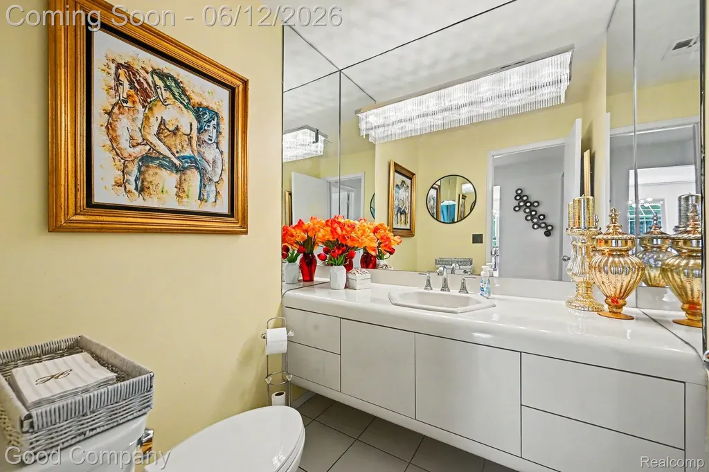 30049 Mayfair Drive Farmington Hills City MI 48331