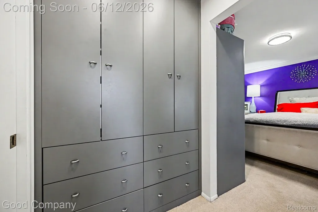 30049 Mayfair Drive Farmington Hills City MI 48331