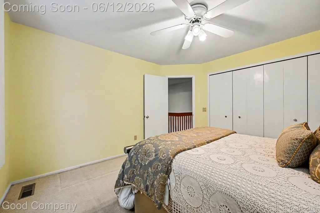 30049 Mayfair Drive Farmington Hills City MI 48331