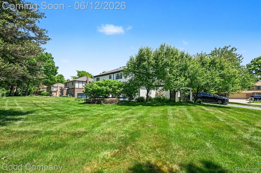 30049 Mayfair Drive Farmington Hills City MI 48331