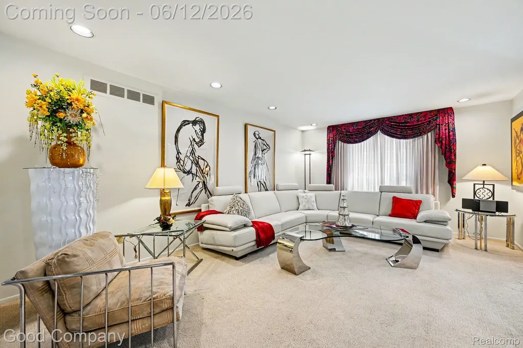 30049 Mayfair Drive Farmington Hills City MI 48331