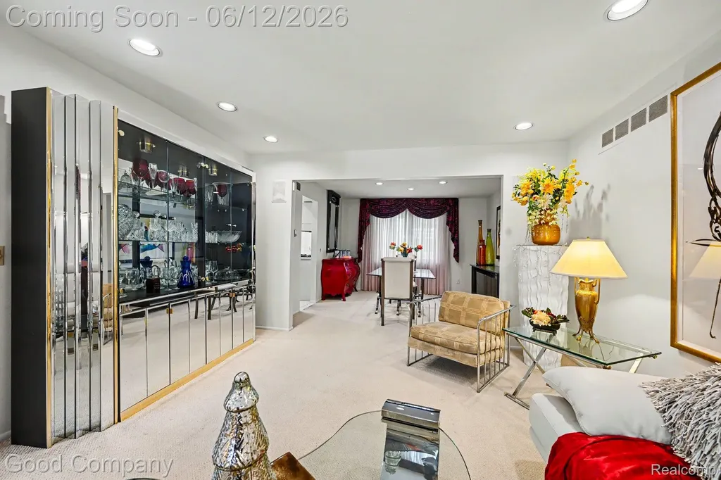 30049 Mayfair Drive Farmington Hills City MI 48331