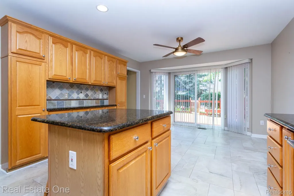 1459 Almond Drive Troy City MI 48098