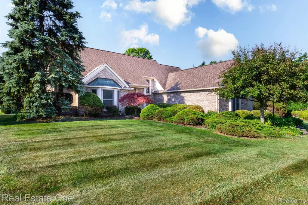 1459 Almond Drive Troy City MI 48098