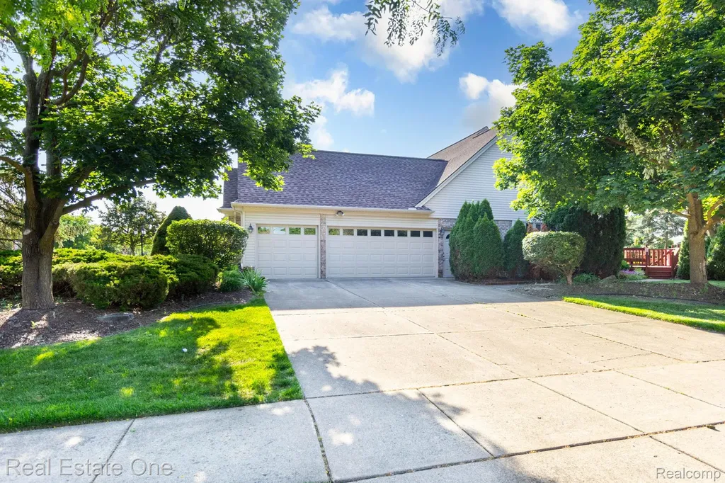 1459 Almond Drive Troy City MI 48098