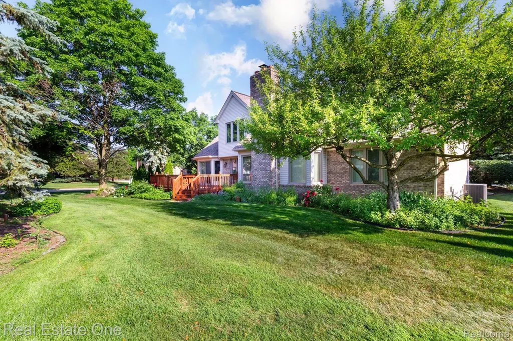 1459 Almond Drive Troy City MI 48098