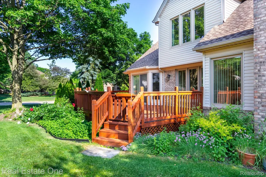 1459 Almond Drive Troy City MI 48098